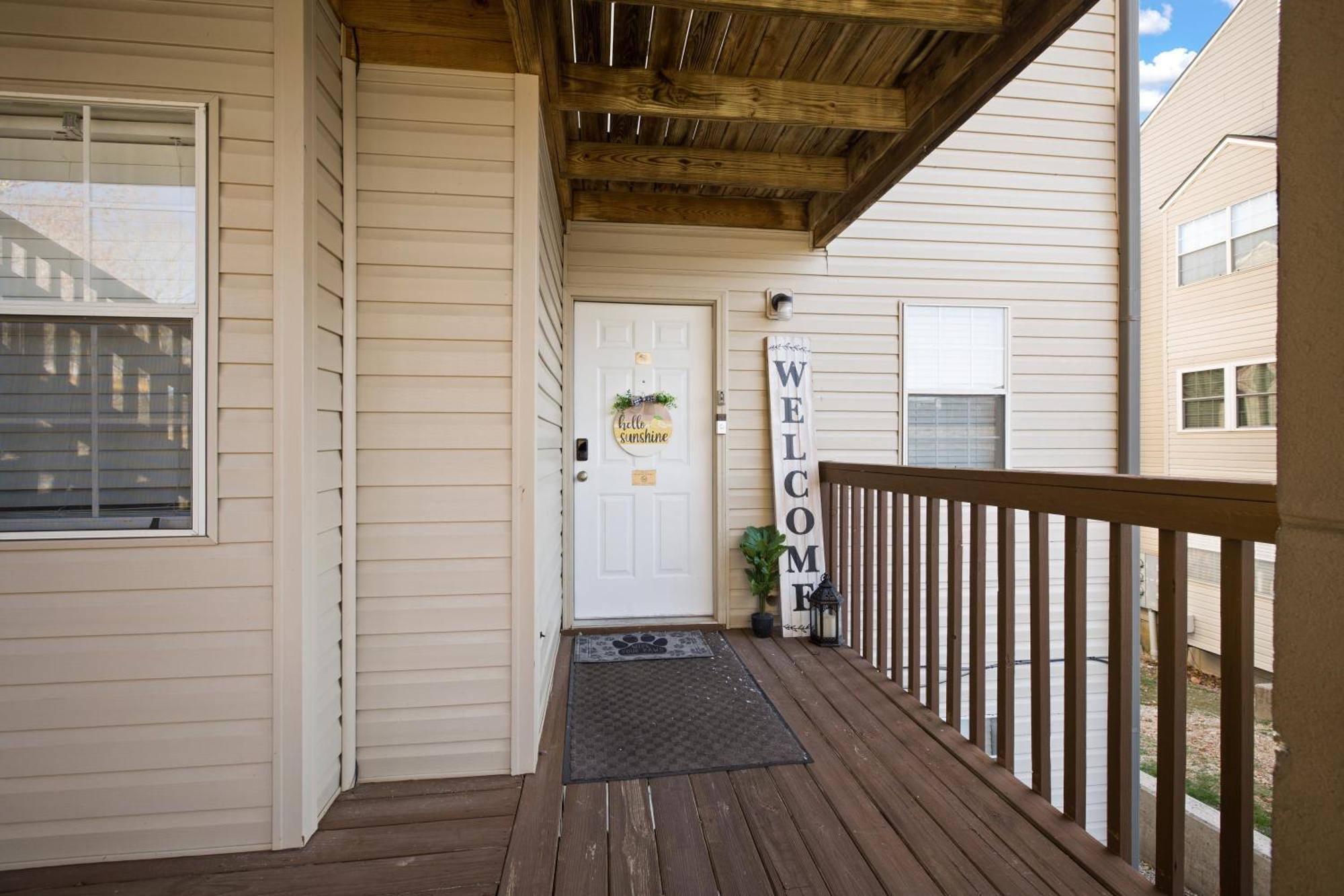 Walk-In, No Stairs Condo, Pets Welcome, 4 Mins To Silver Dollar City, 14 Mins To Ball Park Of America, Amazing Ozark Mountian Views Branson Eksteriør bilde
